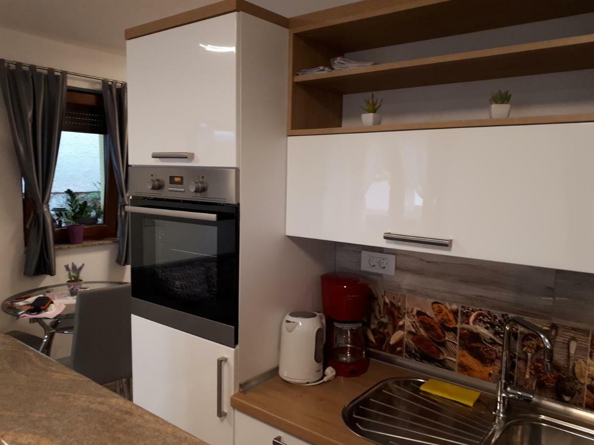 Apartment Dujica Сень Екстер'єр фото