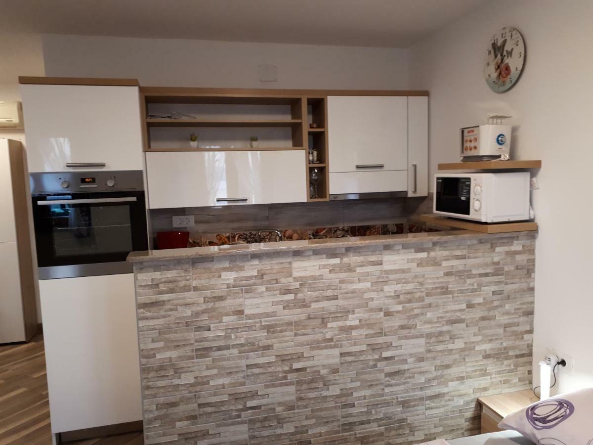 Apartment Dujica Сень Екстер'єр фото